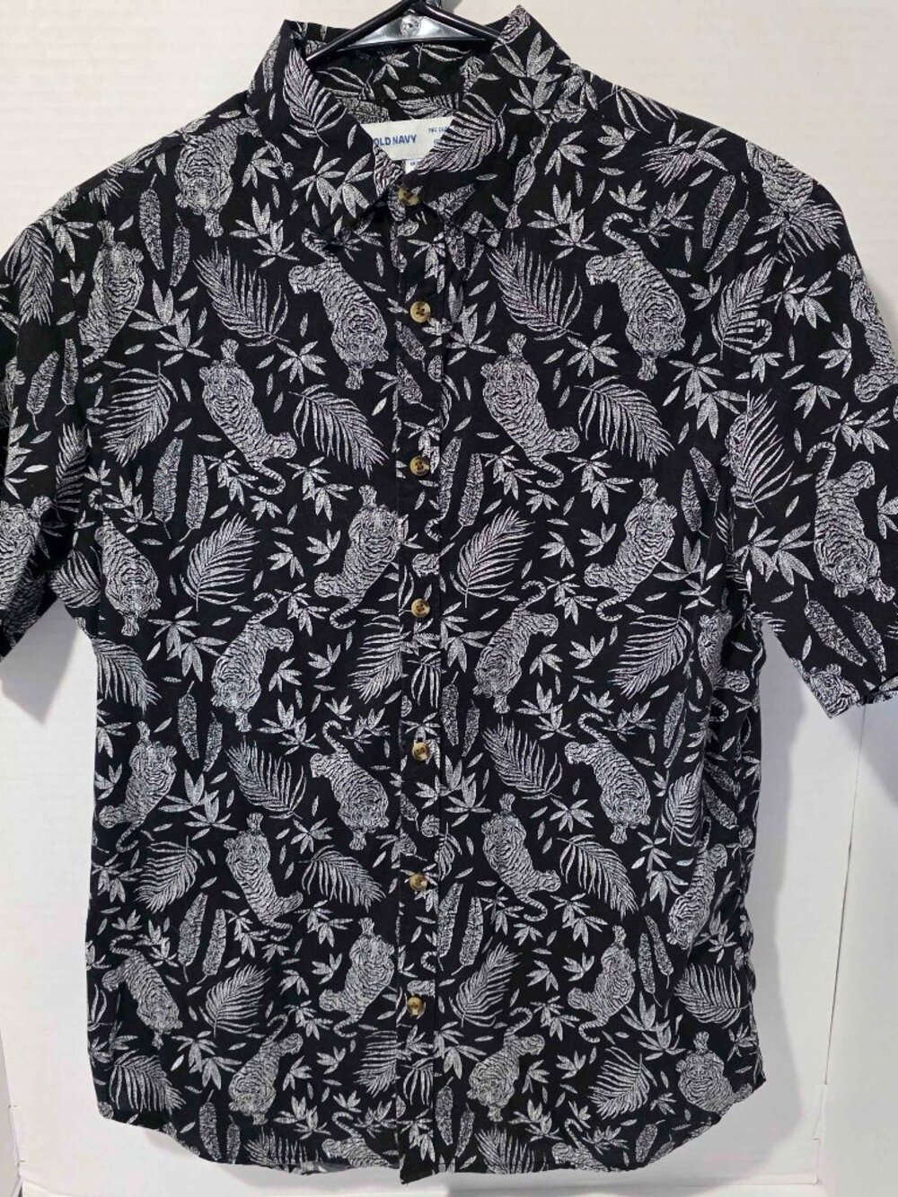 Old Navy Classic Shirt Black Tiger Tropical Print Short Sleeve Button Up Sz S